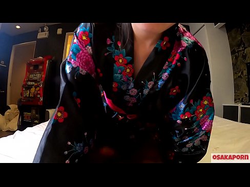 ❤️ Jong cosplay-meisie hou van seks tot orgasme met 'n spuit in 'n perdevrou en 'n blowjob. Asiatiese meisie met harige poes en pragtige tiete in tradisionele Japannese kostuum in amateurvideo wat masturbasie met fokspeelgoed wys. Sakura 3 OSAKAPORN. ️ Porno by ons ☑