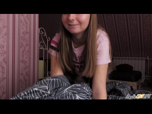 ❤️ Blondie suig haar BFF's diep en kry cum in haar mond ️ Porno by ons ☑